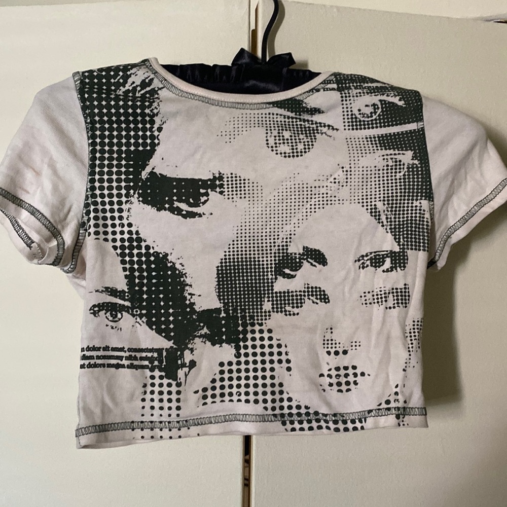 H&M graphic crop tee